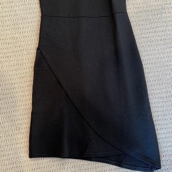 Asymmetrical zipper forever 21 dress - Picture 2 of 2